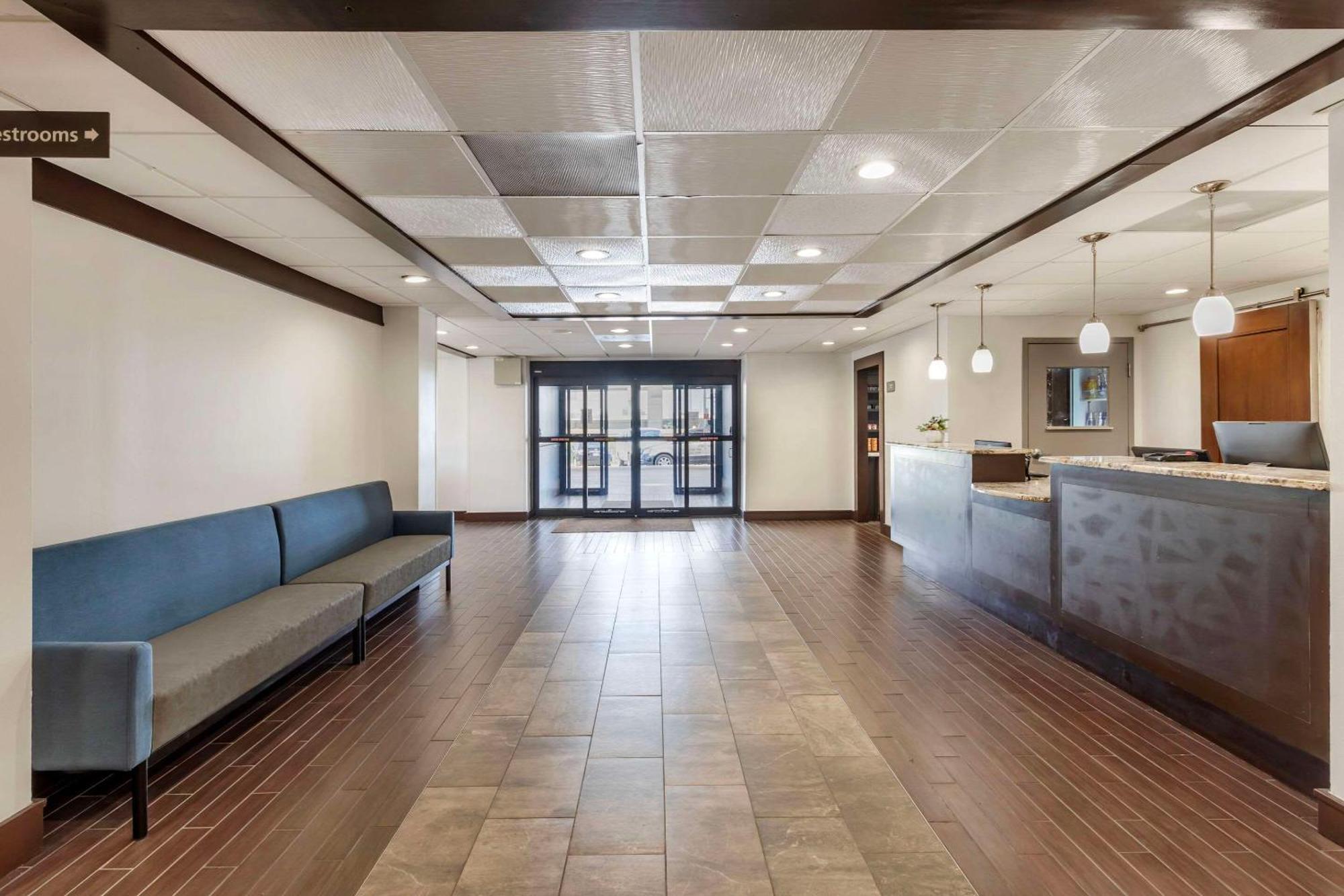 Comfort Inn Dallas North Love Field Airport Exteriör bild
